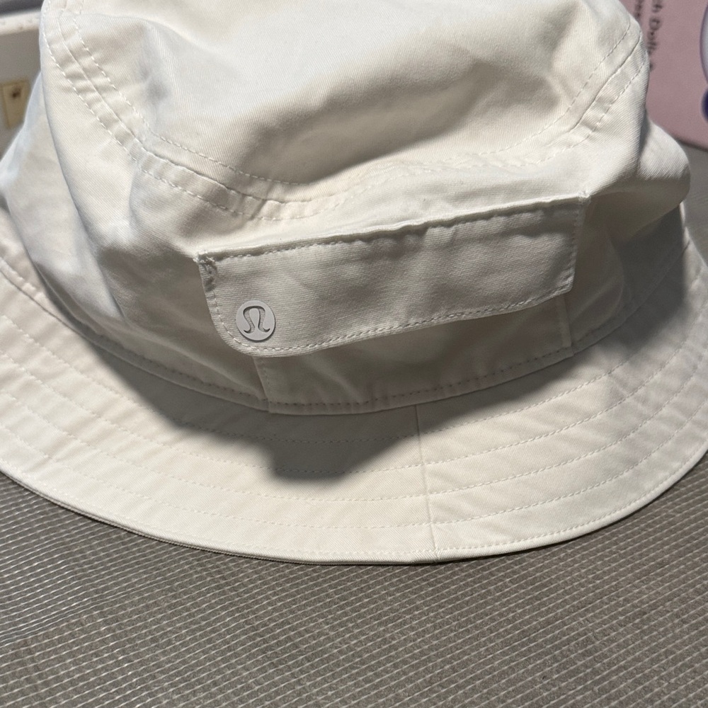 lululemon athletica White Bucket Hat - Picture 2 of 3